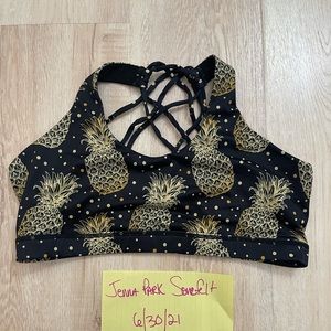 CVG Fineapples bra